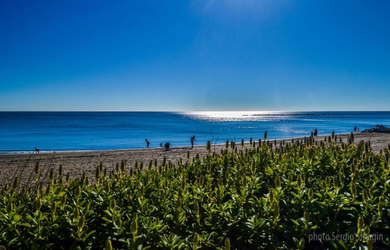 712 Iris Apartamentos - Vista Al Mar - A 10 Min De La Playa Caminando Y 5 Min Del Centro ベナルマデナ エクステリア 写真